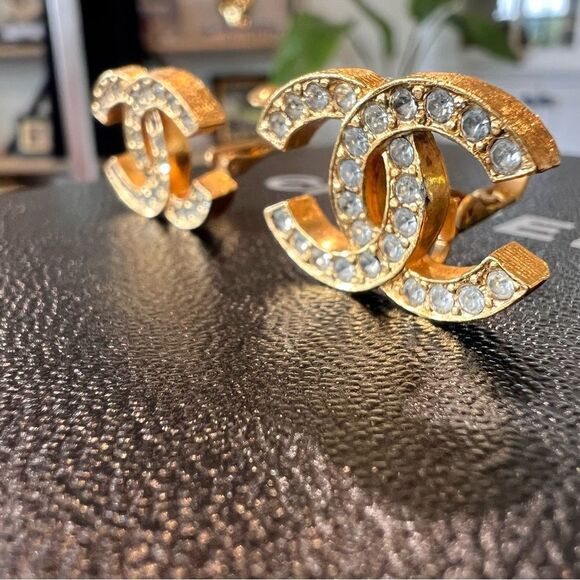 CHANEL Gold Stud Earrings with Crystal Floral Design - Picture 7 of 9